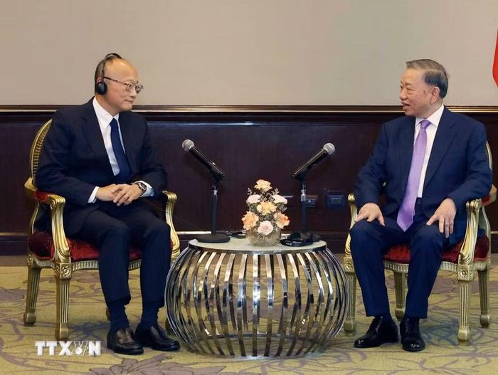 Tổng Bí thư, Chủ tịch nước Tô Lâm tiếp ông Masato Kanda, Chủ tịch Ngân hàng Phát triển châu Á (ADB). (Ảnh: Thống Nhất/TTXVN)