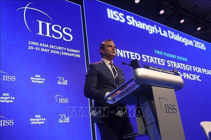 Bộ trưởng chiến tranh Mỹ Pete Hegseth trình bày bài phát biểu. Ảnh: Việt Dũng/ P/v TTXVN tại Singapore
