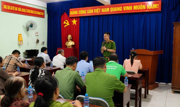 Công an đẩy mạnh công tác tuyên truyền và phòng chống tác hại từ ma túy tại cơ sở. Ảnh: Công an TP Hồ Chí Minh cung cấp
