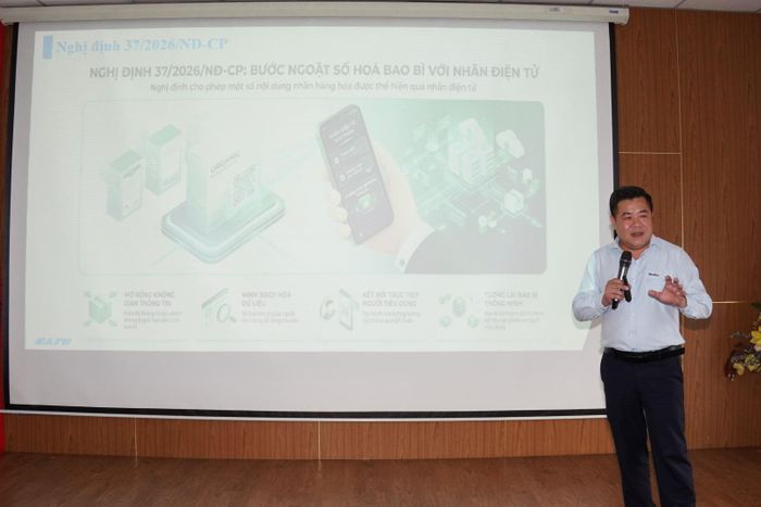 Ông Phạm Văn Quân, Giám đốc Công ty Cổ phần công nghệ Checkee chia sẻ giải pháp truy xuất nguồn gốc tại hội thảo gần đây.