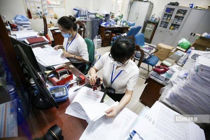 Tính đến ngày 15/4/2026, các bộ, ngành đã thực thi phương án đơn giản hóa và chủ động cắt giảm 292 thủ tục hành chính (Ảnh: Hữu Thắng).