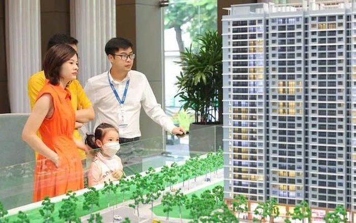 Hoạt động bán hàng trầm lắng khi lãi suất tăng cao.