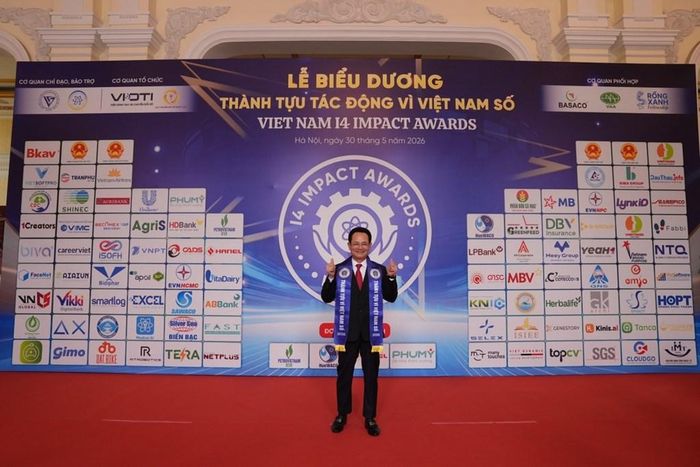 Tổng Giám đốc Nguyễn Đức Thiện chia sẻ về hành trình đổi mới sáng tạo và chuyển đổi số. Ảnh: EVNNPC