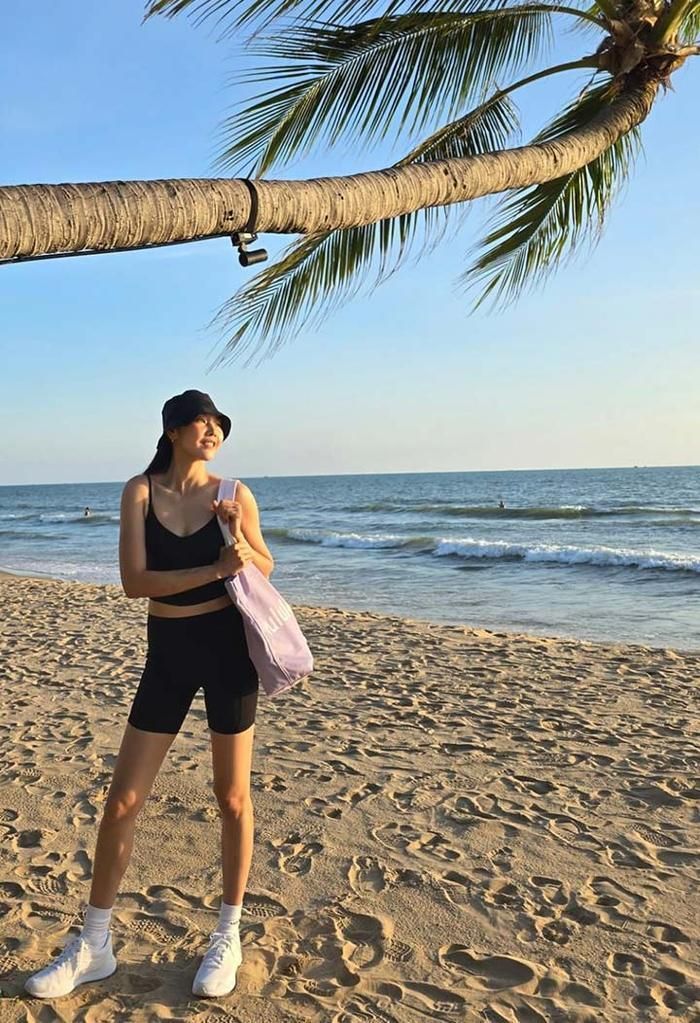 Han Hye Jin từng khiến khán giả bất ngờ khi tiết lộ trên kênh cá nhân rằng cô lần đầu tiên trong đời chạm mốc 60kg. 