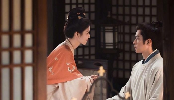 Mạc Ly từng đối mặt với những ý kiến trái chiều liên quan đến tạo hình và tiến độ sản xuất.