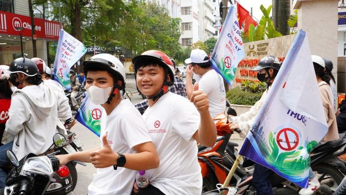 Sinh viên hưởng ứng Ngày Thế giới không thuốc lá. Ảnh: Lưu Luân