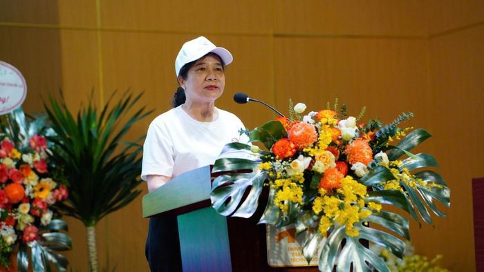 Tiến sĩ Trần Thị Dung, Phó Chủ tịch Hội Bảo vệ người tiêu dùng Việt Nam, phát biểu tại Lễ mít tinh. Ảnh: Lưu Luân
