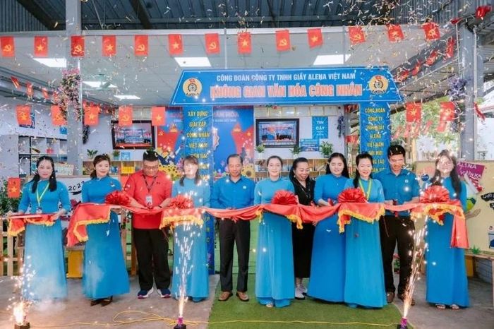 Công đoàn Công ty TNHH Giầy Alena Việt Nam ra mắt mô hình “Không gian văn hóa công nhân”, tạo môi trường sinh hoạt văn hóa, học tập và gắn kết cho đoàn viên, người lao động.