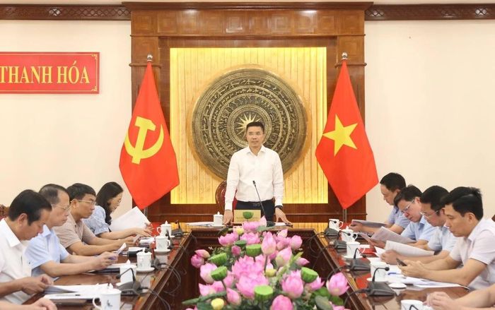 Phó Bí thư Thường trực Tỉnh ủy, Chủ tịch HĐND tỉnh Nguyễn Hồng Phong phát biểu chỉ đạo tại hội nghị.