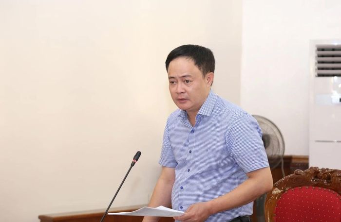 Giám đốc Sở Nội vụ Lê Ngọc Hợp báo cáo phương án, kế hoạch sắp xếp tổ dân phố trên địa bàn 11 phường.