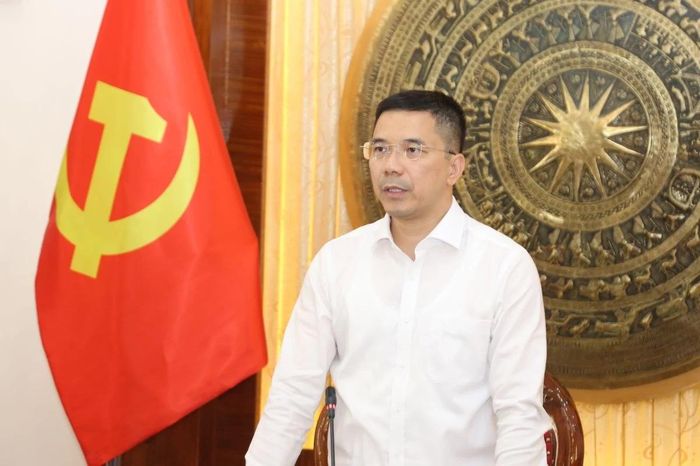 Phó Bí thư Thường trực Tỉnh ủy, Chủ tịch HĐND tỉnh Nguyễn Hồng Phong phát biểu chỉ đạo tại hội nghị.