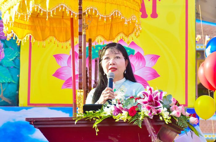 Phó Bí thư Tỉnh ủy, Chủ tịch Ủy ban MTTQ Việt Nam tỉnh Trần Thị Thanh Hương phát biểu tại buổi lễ.