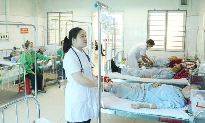  Một phòng bệnh của Khoa Hóa trị liệu có 10 bệnh nhân thì 9 người từng hút thuốc lá nhiều năm. 
