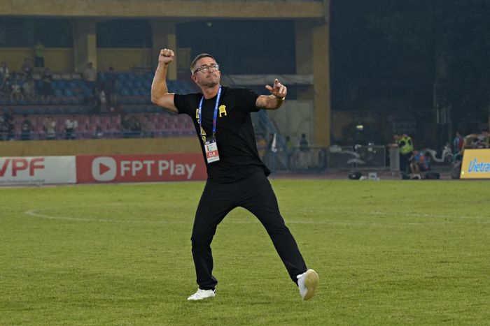 HLV Harry Kewell đang biến Hà Nội FC trở thành một tập thể đáng theo dõi tại V-League. Ảnh: Hà Nội FC.