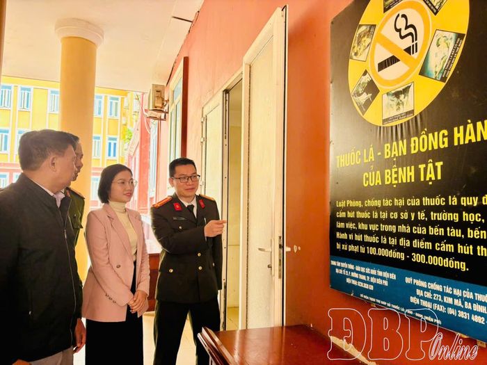 Đoàn kiểm tra liên ngành tỉnh kiểm tra việc thực hiện phòng, chống tác hại thuốc lá tại xã Mường Ảng.