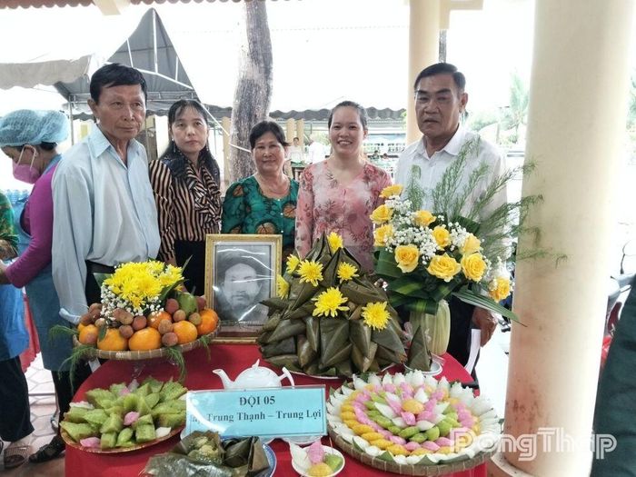Sôi nổi Hội thi Làm bánh dân gian.