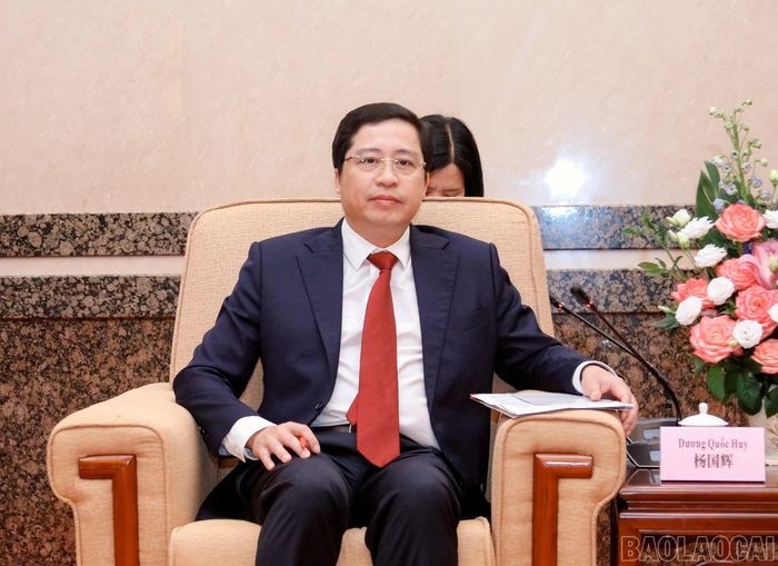 Bí thư Tỉnh ủy Lào Cai Dương Quốc Huy phát biểu tại buổi làm việc.