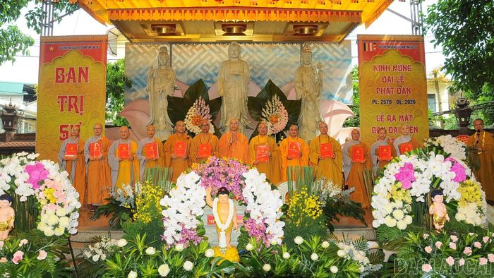 Ra mắt Ban đại diện Phật giáo liên phường Yên Bái. 