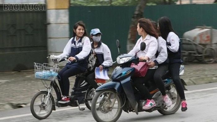 Không khó để bắt gặp trẻ em vi phạm Luật Giao thông trong dịp hè.