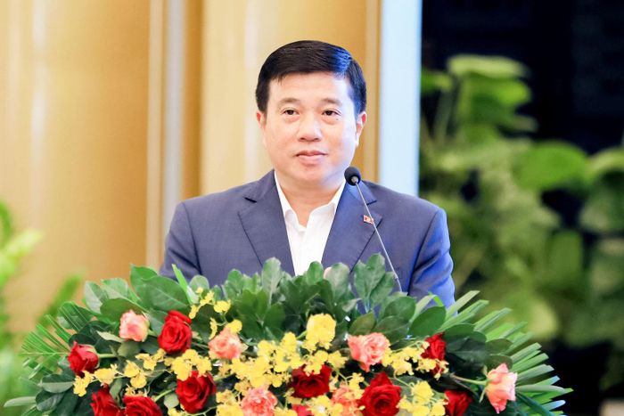Đồng chí Y Thanh Hà Niê Kđăm, Ủy viên Ban Chấp hành Trung ương Đảng, Bí thư Tỉnh ủy, Trưởng Đoàn ĐBQH tỉnh Lâm Đồng phát biểu tại Hội thảo khoa học “Mô hình phát triển tỉnh Lâm Đồng: Tiềm năng và bứt phá”