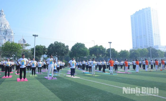 Đồng diễn Yoga tại chương trình.