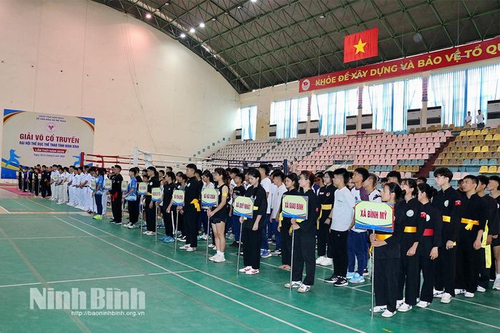 Giải có sự tham gia của 17 đoàn với hơn 100 vận động viên đến từ các xã, phường trên địa bàn tỉnh.