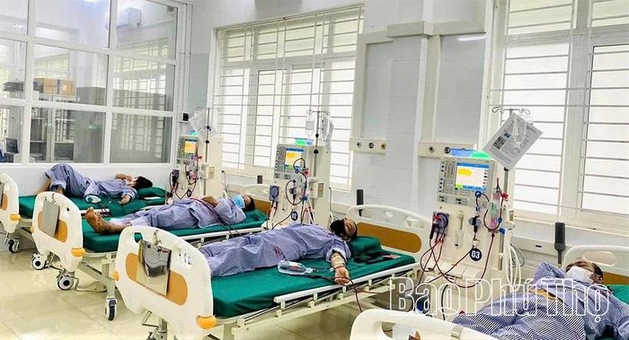 Hệ thống máy móc, thiết bị chạy thận nhân tạo được đầu tư đồng bộ, đáp ứng nhu cầu điều trị của bệnh nhân.