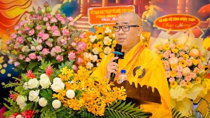 Thượng tọa Thích Quảng Lộc đọc Diễn văn Phật đản của Trưởng lão Hòa thượng Chủ tịch Hội đồng Trị sự