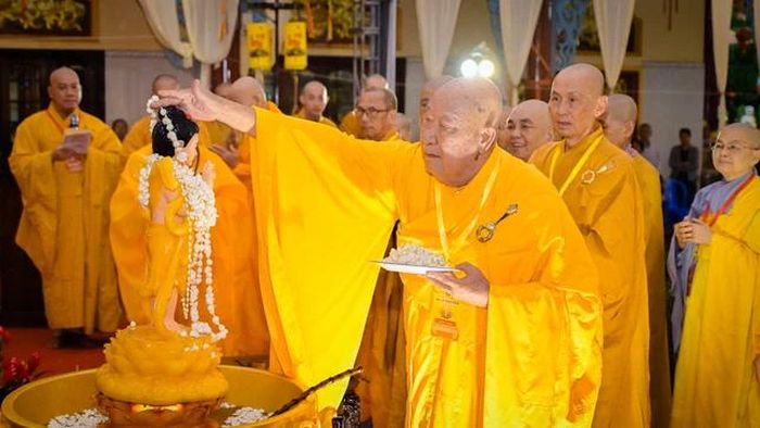 Cử hành khóa lễ nghi thức Khánh đản truyền thống