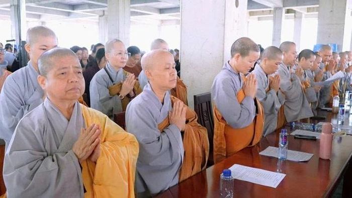 Chư tôn đức Ni 