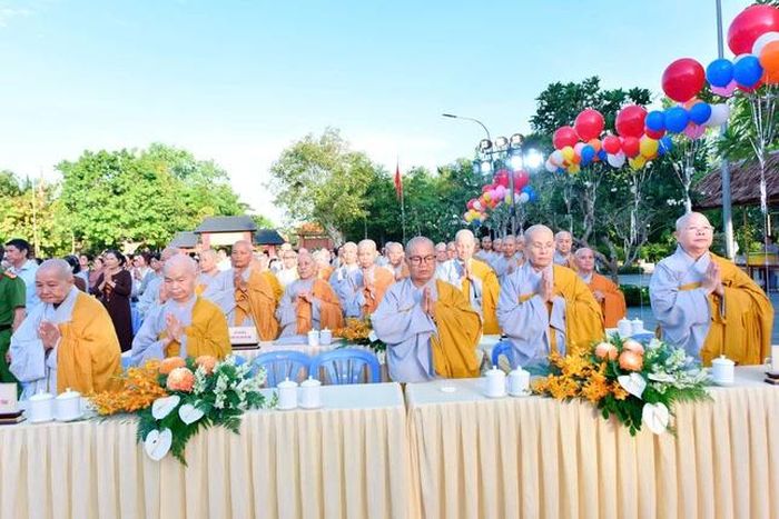 Khóa lễ cúng dường Phật đản