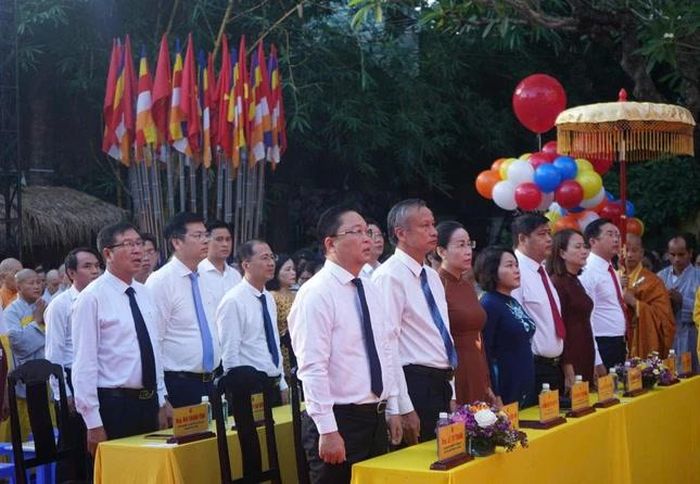 Lãnh đạo chính quyền các cấp dự lễ