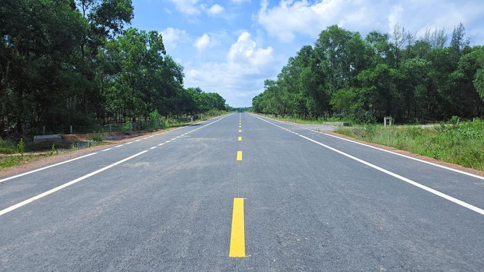 Dự án đường tránh Đông Hà đoạn Dốc Miếu - QL9 do Sở Xây dựng Quảng Trị làm chủ đầu tư, liên danh nhà thầu Công ty CP Thành An, Công ty TNHH Xây dựng Mạnh Linh, Công ty CP 873 - Xây dựng công trình giao thông, Công ty CP Trường Danh thi công, khởi công xây dựng đầu tháng 1/2024.