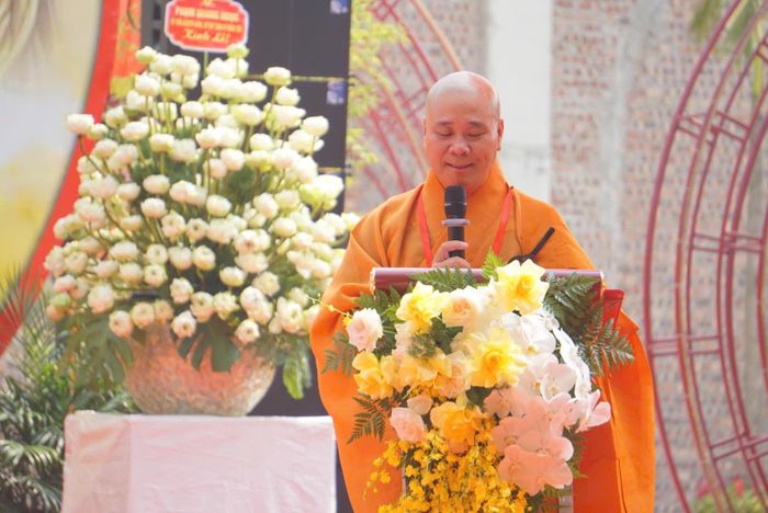 Đại đức Thích Thanh Quang phát biểu cảm tạ.
