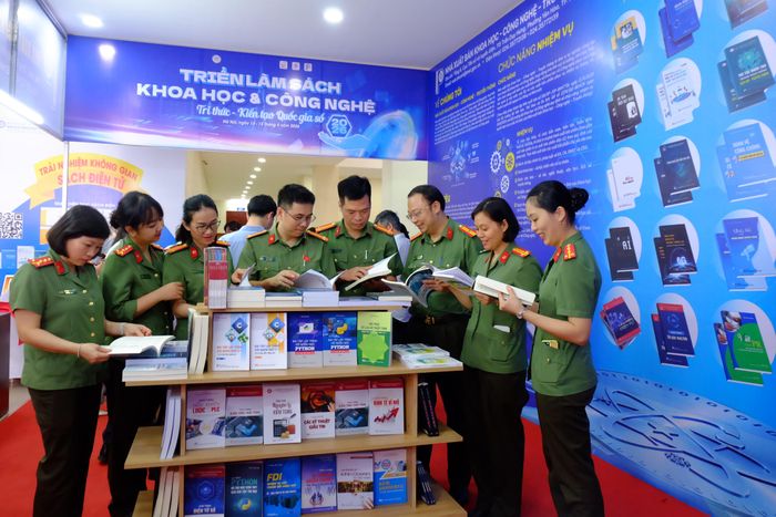 Bên cạnh câu chuyện “khuyến đọc”, vấn đề “khuyến viết” đang được đặt ra