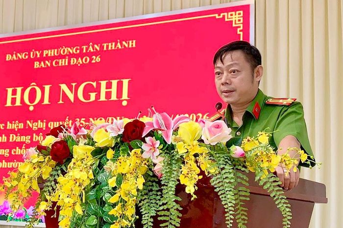 Thượng tá Bùi Uy Phừng - Phó Trưởng Phòng PC04 Công an TP. Hồ Chí Minh, thành viên Tổ công tác số 10 Ban Chỉ đạo 26 thành phố