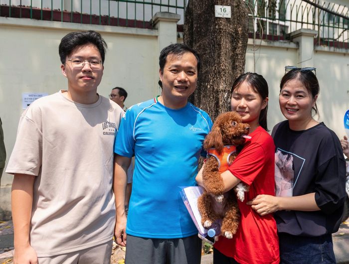 Sự đồng hành của gia đình luôn là niềm vui, động lực của mỗi thí sinh. Ảnh: Mạnh Hưng
