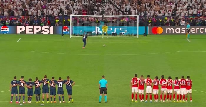 Chiến thắng 4-3 trên chấm luân lưu đưa PSG lần thứ hai liên tiếp lên đỉnh châu Âu