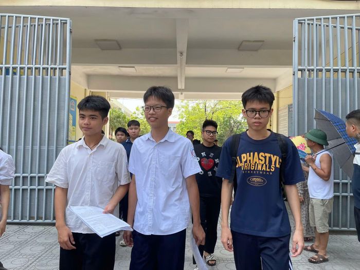 Đề thi Toán năm nay được nhiều học sinh đánh giá là vừa sức nhưng vẫn đảm bảo độ phân hóa cao.