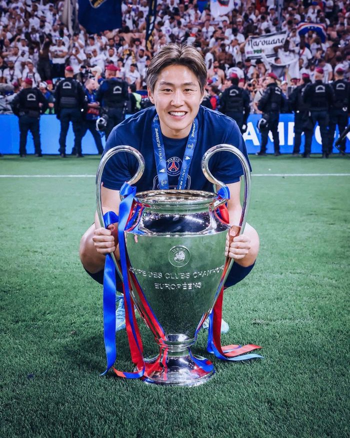 Lee Kang In trở thành cầu thủ châu Á đầu tiên hai lần vô địch Champions League