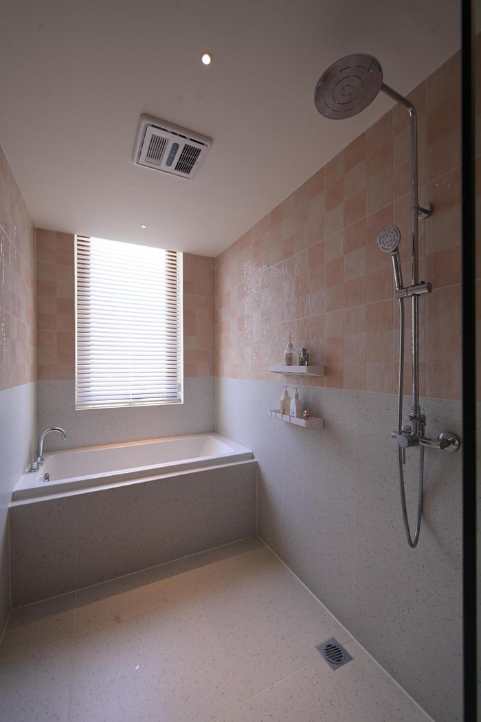 Phòng ngủ và phòng tắm lầu 2