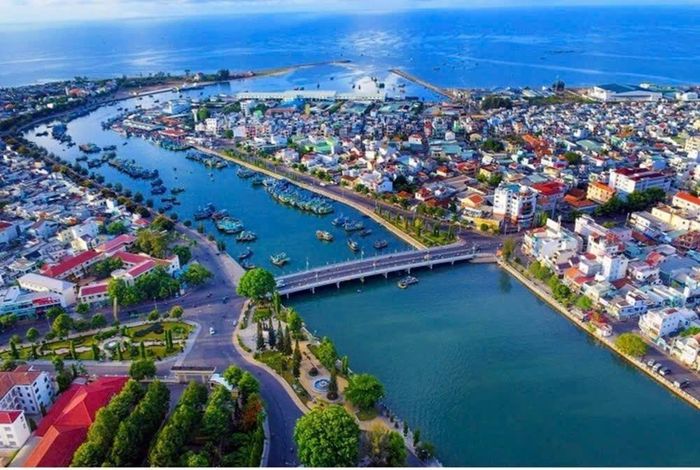 Việc hình thành một khu kinh tế biển quy mô lớn được kỳ vọng sẽ tạo động lực tăng trưởng mới cho khu vực phía Nam của tỉnh Lâm Đồng, đồng thời thúc đẩy liên kết vùng giữa khu vực duyên hải Nam Trung Bộ với Tây Nguyên