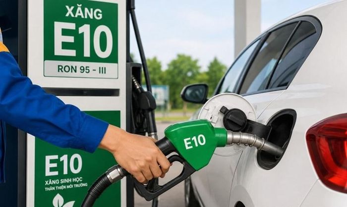 Xăng E10 gồm 10% ethanol. (Ảnh: Bộ Công Thương)