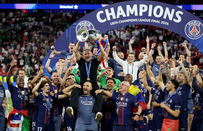Từng bị gắn mác "gã nhà giàu thiếu thành tích", nhà vô địch Ligue 1 giờ đã lột xác dưới sự dẫn dắt của HLV Luis Enrique. Với sự kết hợp giữa lối chơi thiên về tấn công và giàu bản lĩnh, họ đã khẳng định vị thế của đội bóng thống trị bóng đá châu Âu.