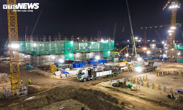 Công trình nằm trong phân khu B rộng hơn 3.118ha, trải dài trên địa bàn các xã Thường Tín, Tam Hưng, Thượng Phúc và Dân Hòa. Với quy mô 135.000 chỗ ngồi, đây sẽ là sân vận động lớn nhất thế giới sau khi hoàn thành.