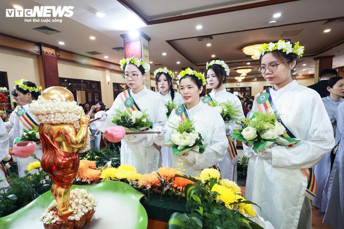 Lễ Phật Đản là một trong ba đại lễ lớn nhất của Phật giáo (cùng với Lễ Thành đạo và Lễ Niết bàn), nhằm kỷ niệm ngày sinh của Đức Phật Thích Ca Mâu Ni. Từ năm 1999, ngày lễ này đã được Liên Hợp Quốc công nhận là lễ hội văn hóa tâm linh toàn cầu, thường gọi là Đại lễ Vesak.