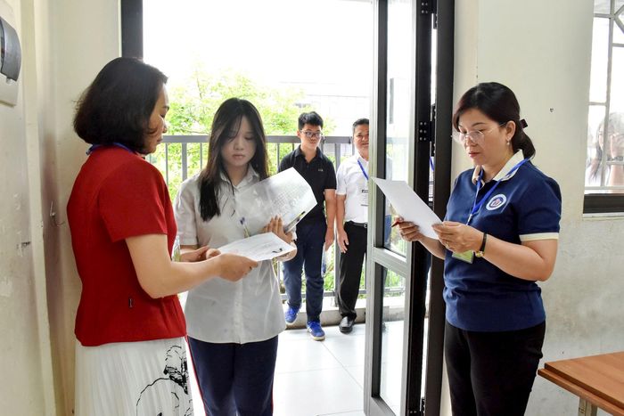 Khâu coi thi được thực hiện nghiêm túc, đúng quy chế tại các điểm thi. Ảnh: Phạm Thảo.