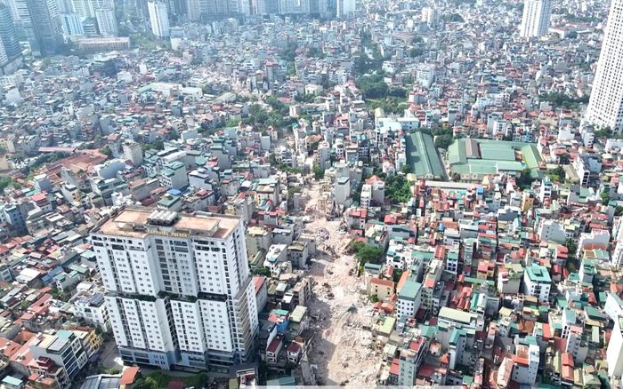 Từ trên cao, hướng tuyến đường Vành đai 2,5 đoạn qua phường Thanh Xuân đã cơ bản hiện rõ sau công tác GPMB. Ảnh: TX