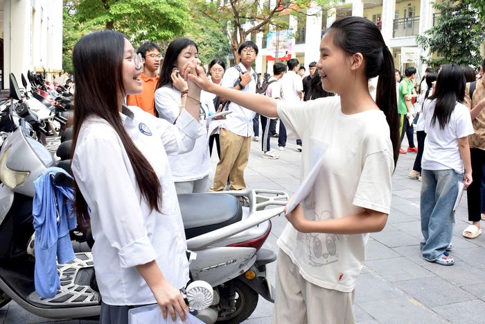 Gần 124.000 thí sinh Hà Nội hoàn thành kỳ thi lớp 10 công lập không chuyên. Ảnh: Phạm Thảo.