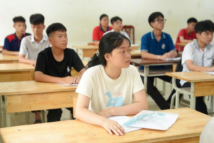 Thí sinh Hà Nội hoàn thành 3 môn thi - kỳ thi lớp 10 THPT công lập. Ảnh: Phạm Hùng